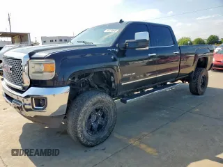 2015 GMC Sierra 2500HD SLT z VIN 1GT12ZE87FF149836, wystawiony jako Copart lot #59735645 z przebiegiem Nie podano mil oraz Czysty tytuł • Clean title. Historia ofert i sprzedaży dostępna na DreamBid. Obrazek 1.