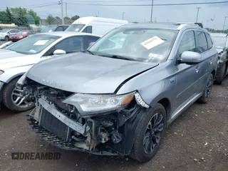 2018 Mitsubishi Outlander SEL z VIN JA4J24A58JZ058655, wystawiony jako IAAI lot #42569775 z przebiegiem 111 370 mil mil oraz . Historia ofert i sprzedaży dostępna na DreamBid. Obrazek 2.