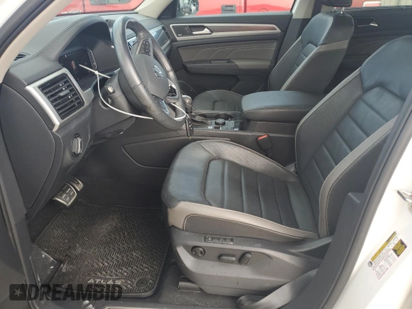 2023 Volkswagen Atlas SEL Premium R-Line with VIN 1V2FR2CA4PC520760, listed as a Copart auction lot 71956294 with 31,164 mi miles and Salvage title. Bid and sale history available at DreamBid. Image 7.