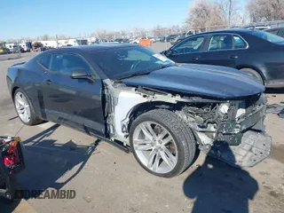 2017 Chevrolet Camaro 1LT with VIN 1G1FB1RX8H0122023, listed as a IAAI auction lot 41425343 with 33,221 mi miles. Bid and sale history available at carsss.com. Image 1.