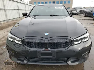 2019 BMW 3 Series 330i xDrive with VIN 3MW5R7J52K8A05284, listed as a Copart auction lot 82251444 with 29,379 mi miles and Salvage Title. Bid and sale history available at DreamBid. Image 5.