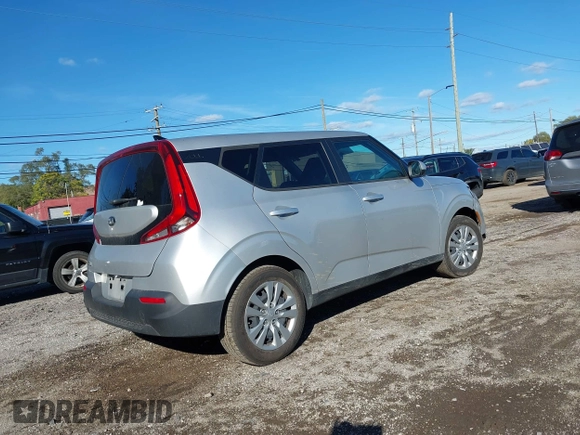 2020 Kia Soul LX with VIN KNDJ23AU3L7728442, listed as a IAAI auction lot 40602922 with 65,034 mi miles. Bid and sale history available at carsss.com. Image 4.