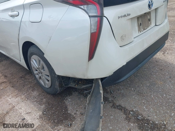 2016 Toyota Prius Two with VIN JTDKBRFU3G3523524, listed as a IAAI auction lot 42077253 with 293,150 mi miles. Bid and sale history available at carsss.com. Image 6.