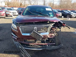 2019 Lincoln MKC Premiere with VIN 5LMCJ1D93KUL22578, listed as a IAAI auction lot 41185166 with 45,921 mi miles. Bid and sale history available at carsss.com. Image 11.
