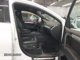 2011 Audi Q7 3.0L TDI Prestige with VIN WA1WMAFE1BD002840, listed as a IAAI auction lot 41537638 with 196,088 mi miles. Bid and sale history available at carsss.com. Image 5.