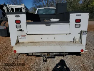 2017 Ford Super Duty F-450 DRW XLT with VIN 1FDTF4GY0HDA05469, listed as a Copart auction lot 52055895 with 123,178 mi miles and Clean Title. Bid and sale history available at carsss.com. Image 6.