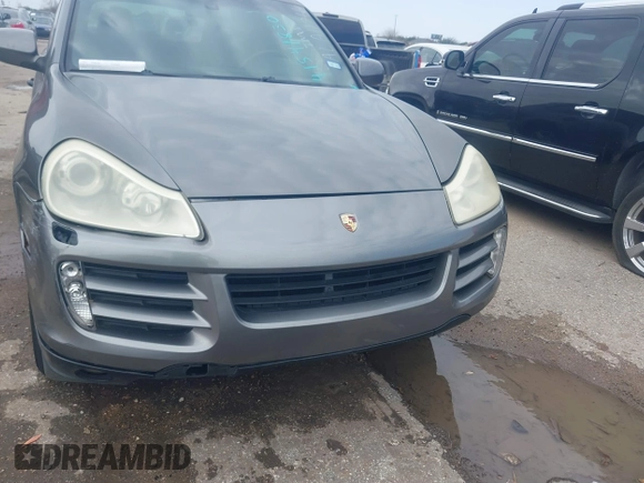 2010 Porsche Cayenne z VIN WP1AA2AP4ALA11946, wystawiony jako IAAI lot #41541830 z przebiegiem 229 331 mil mil oraz . Historia ofert i sprzedaży dostępna na DreamBid. Obrazek 12.