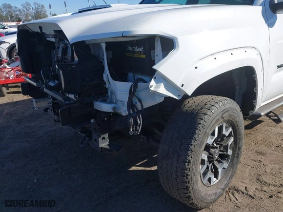 2019 Toyota Tacoma 4WD SR5 with VIN 3TMDZ5BN2KM074159, listed as a IAAI auction lot 41295303 with 41,293 mi miles. Bid and sale history available at carsss.com. Image 6.