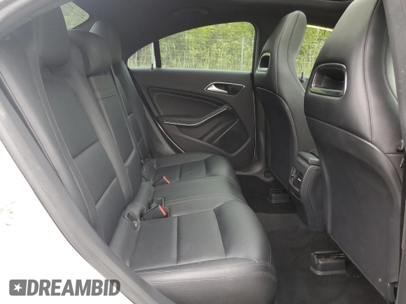 2015 Mercedes-Benz CLA 250 with VIN WDDSJ4GB0FN229669, listed as a Copart auction lot 61818805 with 82,975 mi miles and Clean title. Bid and sale history available at DreamBid. Image 10.