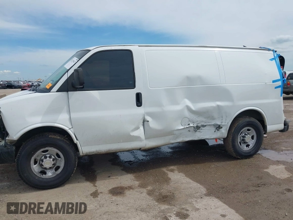 2011 Chevrolet Express Cargo with VIN 1GCWGFCA8B1105184, listed as a IAAI auction lot 42215421 with 261,099 mi miles and . Bid and sale history available at DreamBid. Image 14.