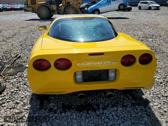 2002 Chevrolet Corvette with VIN 1G1YY22G525135359, listed as a Copart auction lot 68441264 with 179,580 mi miles and Salvage Title. Bid and sale history available at carsss.com. Image 6.
