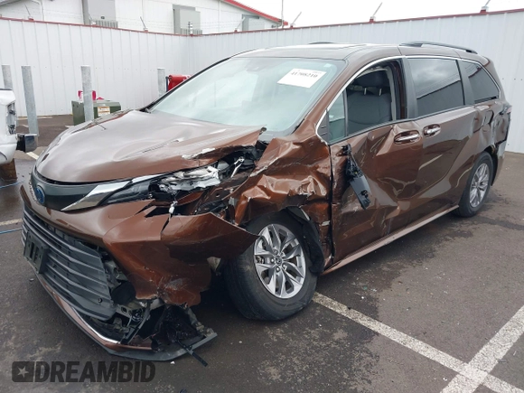2022 Toyota Sienna XLE with VIN 5TDJRKEC4NS096017, listed as a IAAI auction lot 41708210 with 50,942 mi miles. Bid and sale history available at carsss.com. Image 18.
