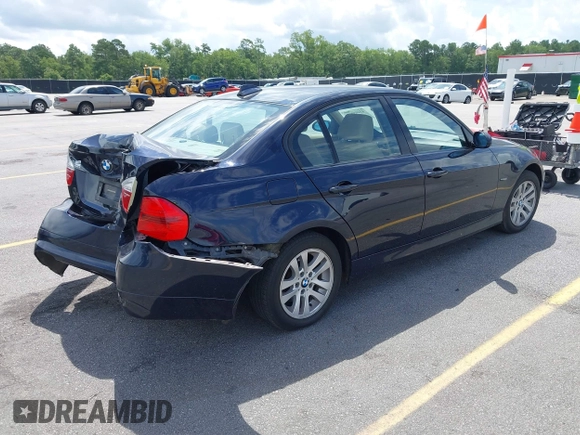2007 BMW 3 Series 328xi z VIN WBAVC935X7KZ71009, wystawiony jako IAAI lot #42495094 z przebiegiem 106 724 mil mil oraz . Historia ofert i sprzedaży dostępna na DreamBid. Obrazek 4.