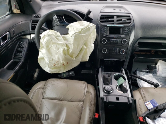 2019 Ford Police Interceptor Utility z VIN 1FM5K8AR3KGA29722, wystawiony jako Copart lot #78384523 z przebiegiem Nie podano mil oraz Szkoda całkowita • Salvage title. Historia ofert i sprzedaży dostępna na DreamBid. Obrazek 8.