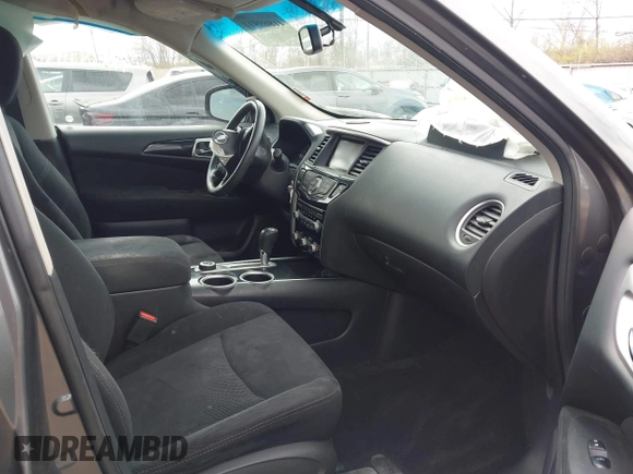2016 Nissan Pathfinder Platinum with VIN 5N1AR2MM9GC641381, listed as a IAAI auction lot 41869911 with 166,127 mi miles. Bid and sale history available at carsss.com. Image 5.