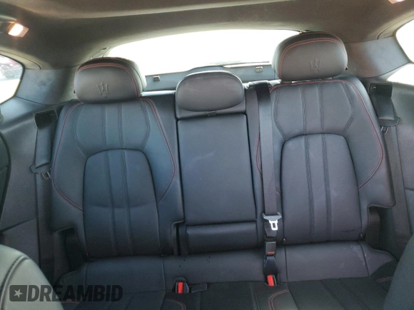 2018 Maserati Levante S GranSport z VIN ZN661YUS7JX268861, wystawiony jako Copart lot #88175995 z przebiegiem 41 748 mil mil oraz Szkoda całkowita • Salvage title. Historia ofert i sprzedaży dostępna na DreamBid. Obrazek 10.