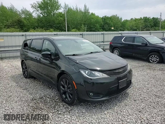 2020 Chrysler Pacifica Touring with VIN 2C4RC1FGXLR149096, listed as a Copart auction lot 53756505 with 220,515 mi miles and Salvage title. Bid and sale history available at DreamBid. Image 14.