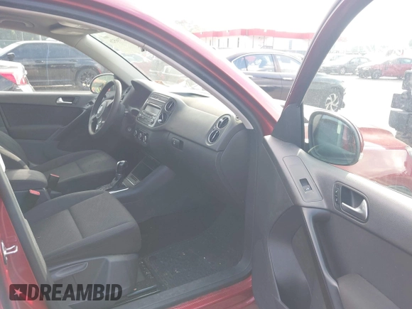 2012 Volkswagen Tiguan SE with VIN WVGAV7AX6CW090956, listed as a IAAI auction lot 42716526 with 227,665 mi miles and . Bid and sale history available at DreamBid. Image 5.