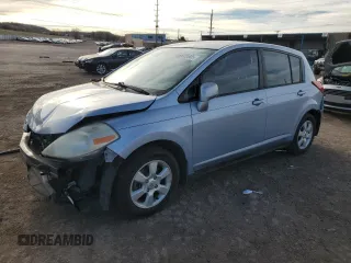 2009 Nissan Versa SL z VIN 3N1BC13E39L395999, wystawiony jako Copart lot #50225605 z przebiegiem 183 206 mil mil oraz Szkoda całkowita • Salvage title. Historia ofert i sprzedaży dostępna na DreamBid. Obrazek 1.