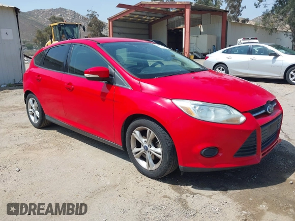 2014 Ford Focus SE z VIN 1FADP3K24EL119243, wystawiony jako IAAI lot #42121759 z przebiegiem 123 887 mil mil oraz . Historia ofert i sprzedaży dostępna na DreamBid. Obrazek 1.