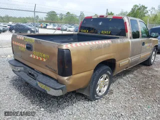1999 Chevrolet Silverado 1500 LS with VIN 2GCEC19T8X1142580, listed as a IAAI auction lot 41932320 with 238,377 mi miles. Bid and sale history available at carsss.com. Image 4.