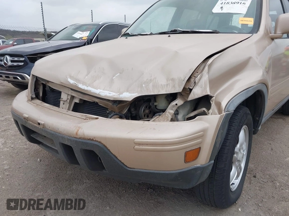 2001 Honda CR-V SE with VIN JHLRD187X1S005637, listed as a IAAI auction lot 41838916 with 153,388 mi miles. Bid and sale history available at carsss.com. Image 6.