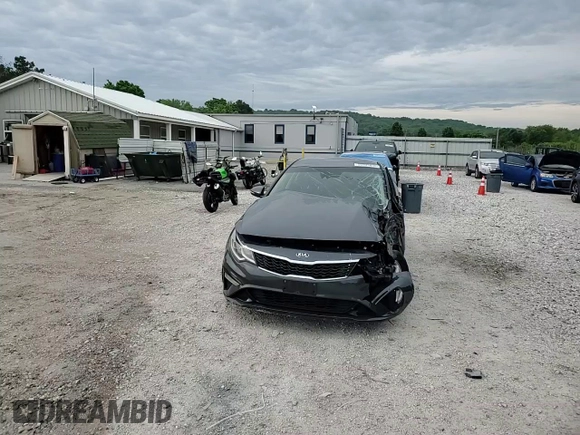 2020 Kia Optima LX z VIN 5XXGT4L37LG404452, wystawiony jako Copart lot #55333805 z przebiegiem 140 889 mil mil oraz Szkoda całkowita • Salvage title. Historia ofert i sprzedaży dostępna na DreamBid. Obrazek 13.