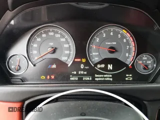 2017 BMW M3 z VIN WBS8M9C54H5G83463, wystawiony jako Copart lot #44850405 z przebiegiem 44 512 mil mil oraz Szkoda całkowita • Salvage title. Historia ofert i sprzedaży dostępna na DreamBid. Obrazek 9.