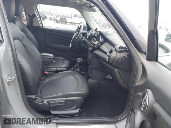 2015 MINI Hardtop 4 Door with VIN WMWXS5C57FT832162, listed as a IAAI auction lot 42159929 with 117,683 mi miles and . Bid and sale history available at DreamBid. Image 5.