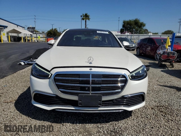 2023 Mercedes-Benz S 500 z VIN W1K6G6DB9PA174356, wystawiony jako Copart lot #51807875 z przebiegiem 17 749 mil mil oraz Szkoda całkowita • Salvage title. Historia ofert i sprzedaży dostępna na DreamBid. Obrazek 5.