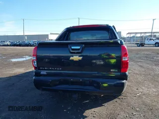 2012 Chevrolet Avalanche LTZ with VIN 3GNTKGE78CG152542, listed as a IAAI auction lot 42033673 with 177,870 mi miles. Bid and sale history available at carsss.com. Image 15.