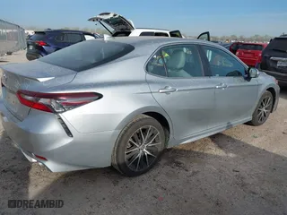 2022 Toyota Camry SE with VIN 4T1G11AK6NU056554, listed as a IAAI auction lot 41870850 with 44,891 mi miles. Bid and sale history available at carsss.com. Image 4.