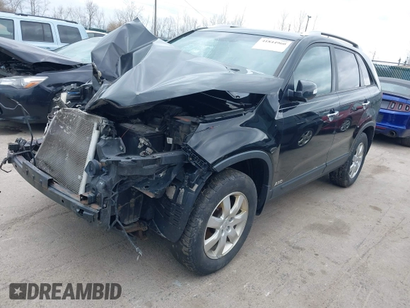 2011 Kia Sorento LX with VIN 5XYKTDA15BG033653, listed as a IAAI auction lot 41844960 with 227,336 mi miles. Bid and sale history available at carsss.com. Image 18.