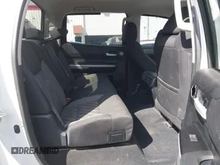 2018 Toyota Tundra 2WD SR5 with VIN 5TFEY5F12JX229395, listed as a IAAI auction lot 41860401 with 211,706 mi miles. Bid and sale history available at carsss.com. Image 8.