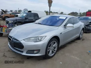 2013 Tesla Model S with VIN 5YJSA1DG7DFP11382, listed as a IAAI auction lot 42056169 with 126,975 mi miles. Bid and sale history available at carsss.com. Image 19.
