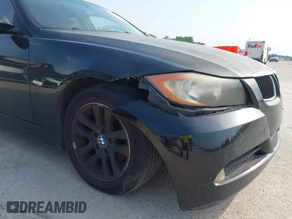 2006 BMW 3 Series 325i with VIN WBAVB13596PT26941, listed as a IAAI auction lot 42273536 with 237,900 mi miles and . Bid and sale history available at DreamBid. Image 6.