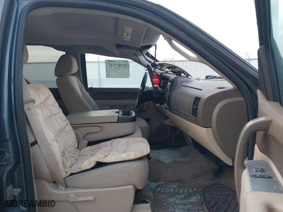 2012 Chevrolet Silverado 1500 LT with VIN 1GCPKSE77CF148478, listed as a IAAI auction lot 41907747 with 258,801 mi miles. Bid and sale history available at carsss.com. Image 5.