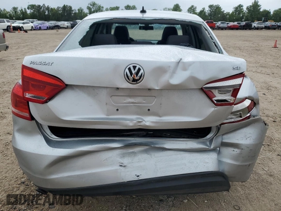 2013 Volkswagen Passat SE z VIN 1VWBH7A37DC083799, wystawiony jako Copart lot #55796875 z przebiegiem 111 747 mil mil oraz Szkoda całkowita • Salvage title. Historia ofert i sprzedaży dostępna na DreamBid. Obrazek 6.