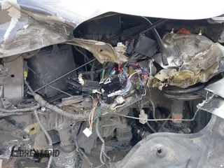 2015 Toyota Camry XLE z VIN 4T1BF1FK8FU114881, wystawiony jako IAAI lot #42231368 z przebiegiem Nie podano mil oraz . Historia ofert i sprzedaży dostępna na DreamBid. Obrazek 19.