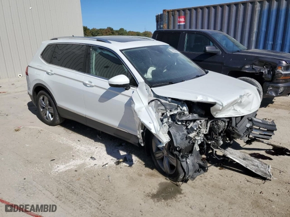 2018 Volkswagen Tiguan SEL Premium with VIN 3VV5B7AXXJM002665, listed as a Copart auction lot 74933064 with 70,486 mi miles and Salvage Title. Bid and sale history available at carsss.com. Image 4.
