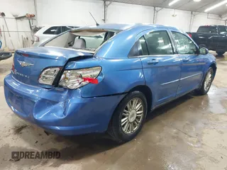 2007 Chrysler Sebring Touring z VIN 1C3LC56K57N508248, wystawiony jako IAAI lot #42305748 z przebiegiem 174 621 mil mil oraz . Historia ofert i sprzedaży dostępna na DreamBid. Obrazek 4.