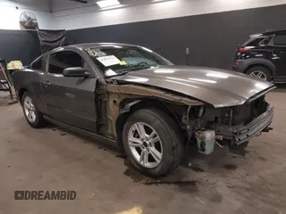 2013 Ford Mustang V6 with VIN 1ZVBP8AM5D5229655, listed as a IAAI auction lot 41824722 with 122,971 mi miles. Bid and sale history available at carsss.com. Image 1.