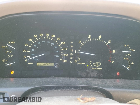 2002 Lexus LX 470 z VIN JTJHT00W923521442, wystawiony jako Copart lot #55936255 z przebiegiem 184 103 mil mil oraz Tytuł czysty. Historia ofert i sprzedaży dostępna na DreamBid. Obrazek 9.