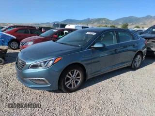 2015 Hyundai Sonata SE z VIN 5NPE24AFXFH219263, wystawiony jako Copart lot #59393765 z przebiegiem 67 556 mil mil oraz Szkoda całkowita • Salvage title. Historia ofert i sprzedaży dostępna na DreamBid. Obrazek 1.