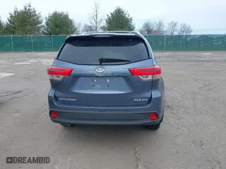 2019 Toyota Highlander SE with VIN 5TDJZRFH7KS952229, listed as a IAAI auction lot 41724179 with 107,315 mi miles. Bid and sale history available at carsss.com. Image 16.