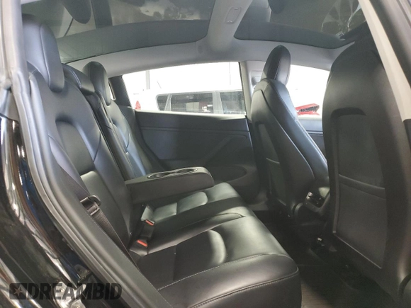 2019 Tesla Model 3 Mid Range z VIN 5YJ3E1EA4KF310792, wystawiony jako Copart lot #53031595 z przebiegiem 99 799 mil mil oraz Szkody całkowita. Historia ofert i sprzedaży dostępna na DreamBid. Obrazek 10.