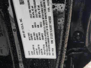 2024 Tesla Model 3 z VIN 5YJ3E1EA5RF748960, wystawiony jako Copart lot #83690834 z przebiegiem 2111 mil mil oraz Szkody całkowita. Historia ofert i sprzedaży dostępna na DreamBid. Obrazek 12.