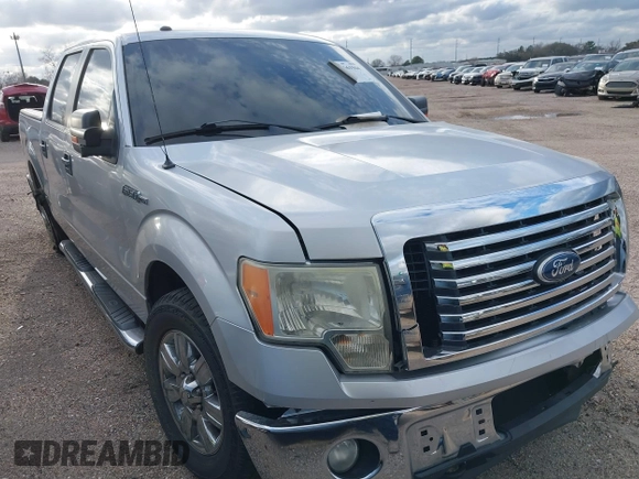 2011 Ford F-150 XL with VIN 1FTFW1CF8BFB09806, listed as a IAAI auction lot 38661944 with 1 mi miles. Bid and sale history available at carsss.com. Image 1.