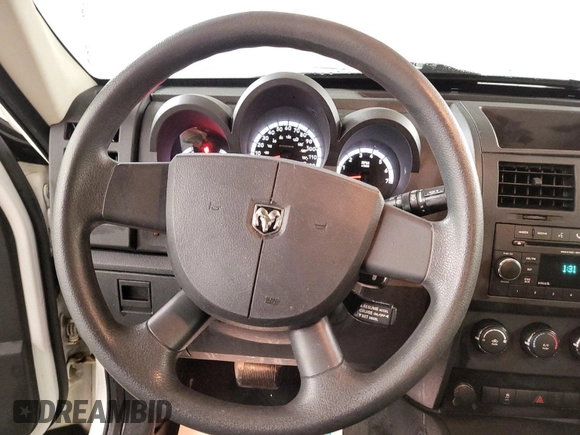 2011 Dodge Nitro SE z VIN 1D4PT2GK2BW589063, wystawiony jako IAAI lot #42408917 z przebiegiem 160 504 mil mil oraz . Historia ofert i sprzedaży dostępna na DreamBid. Obrazek 49.