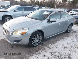 2012 Volvo S60 T6 z VIN YV1902FH3C2040401, wystawiony jako IAAI lot #41230447 z przebiegiem 119 443 mil mil oraz . Historia ofert i sprzedaży dostępna na DreamBid. Obrazek 2.